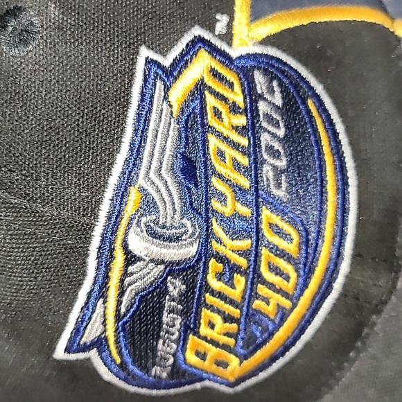 2002. Brickyard 400. Limited Edition 833 of  2002. Velcro-strap. Embroidered. - Picture 2 of 9